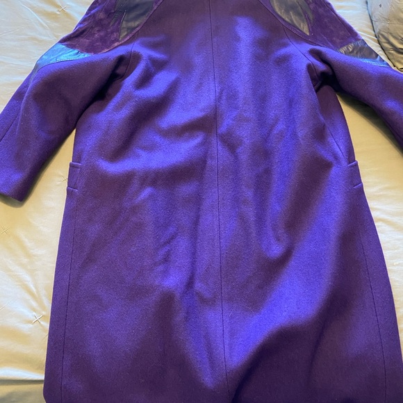 Women’s Overcoat - Picture 4 of 5